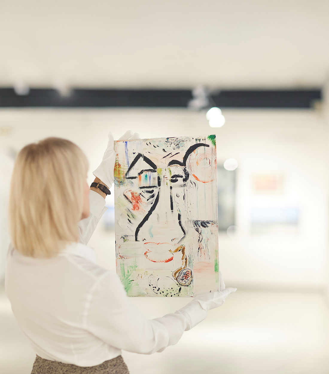 Article Image - <h1>No Paddles, No Problem: How to Navigate Online Auctions</h1>