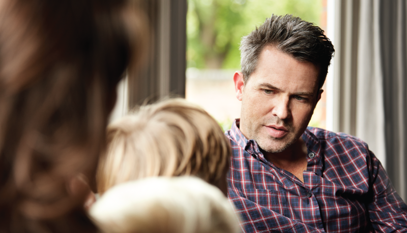 Father talking with kids | Alliant Private Client